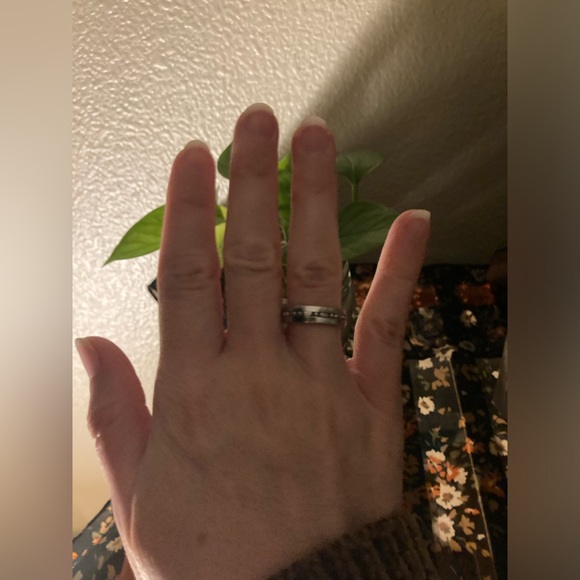 Stainless Steel Band Ring with chain link center - Picture 3 of 3